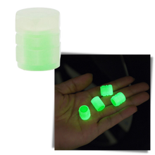 Carica l'immagine nel visualizzatore di Gallery, 4 Coprivalvole luminosi per auto - Ozerty
