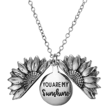 Carica l'immagine nel visualizzatore di Gallery, Ciondolo a forma di girasole - Ozerty
