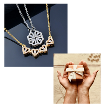 Carica l'immagine nel visualizzatore di Gallery, Collana a forma di cuore a quattro foglie - Ozerty
