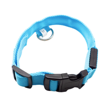 Carica l'immagine nel visualizzatore di Gallery, Collare per animali con luce LED ricaricabile USB

