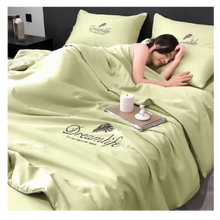 Carica l'immagine nel visualizzatore di Gallery, Copripiumino in morbida seta di ghiaccio -Ciano/150X200 cmCiano/180X220 cmCiano/200X230 cm - Ozerty
